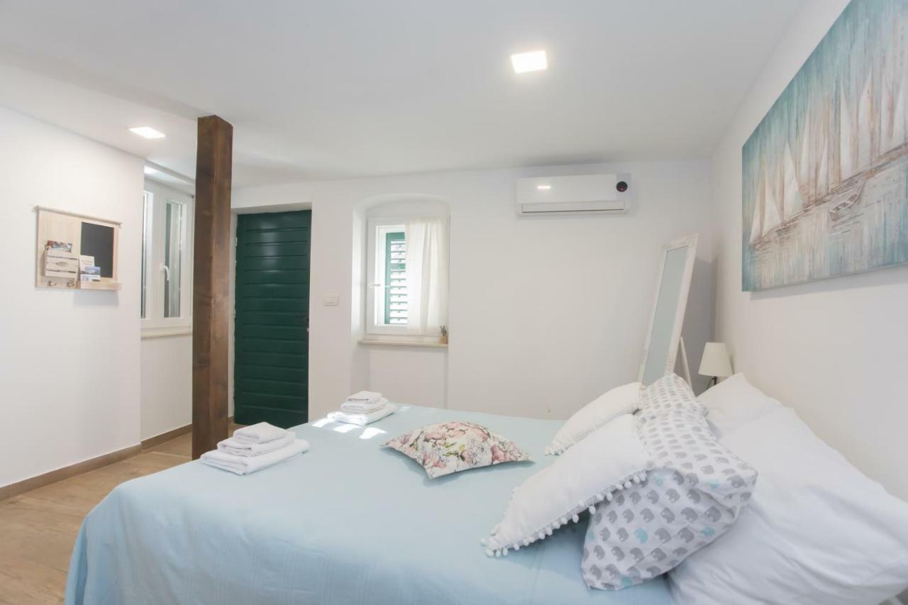 Aurum Apartment Шибеник Екстер'єр фото